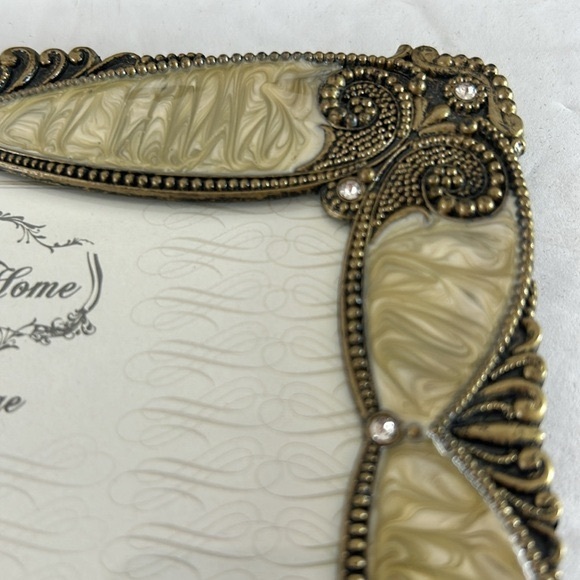 Sheffield Home The Vintage Collection Austrian Crystals 5”x 3.5” Photo Frame - Picture 3 of 12